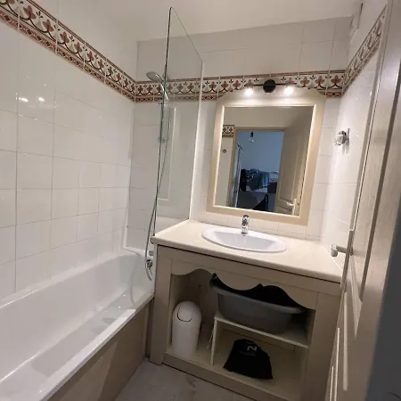 T2 Super Equipe Avec Terrasse, Piscine Et Climatisation - Fr-1-768-46 Apartment *